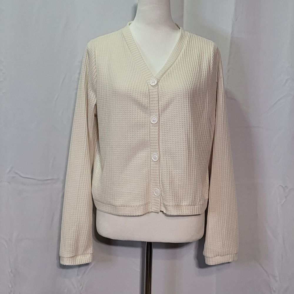 Dazy SHEIN Women's Cream Button Front Long Sleeve Knit Top Size Medium ๐ - Picture 2 of 12